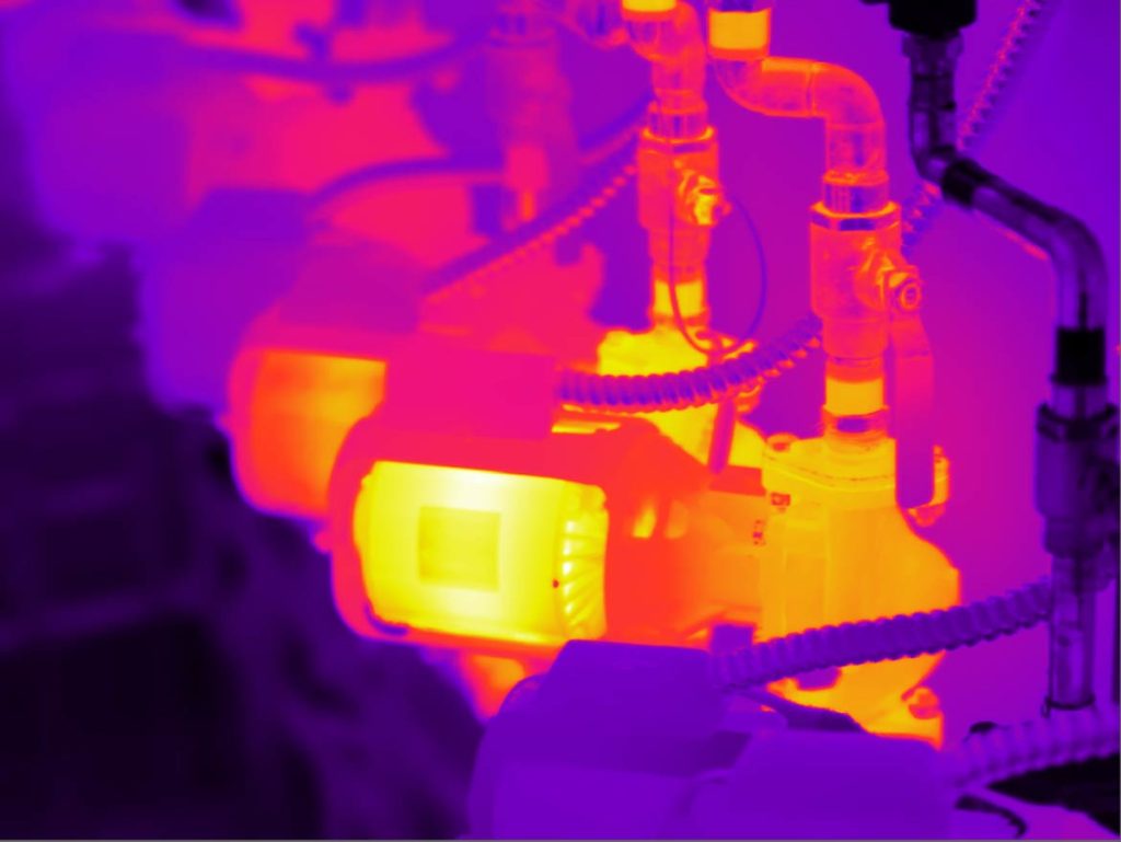  FLIR T1020/36mm (28°HFOV), Low Contrast False Color Palette.